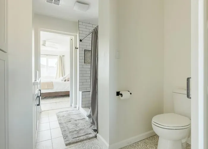 Old Town Cactus Casa With Master, Hot Tub, Putt Putt Holiday home *