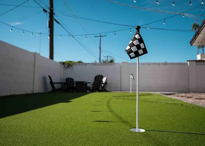Old Town Cactus Casa With Master, Hot Tub, Putt Putt * Scottsdale