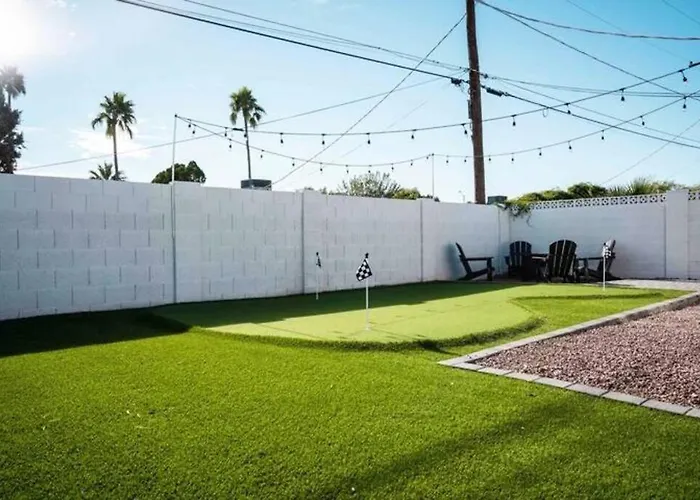 Old Town Cactus Casa With Master, Hot Tub, Putt Putt Holiday home